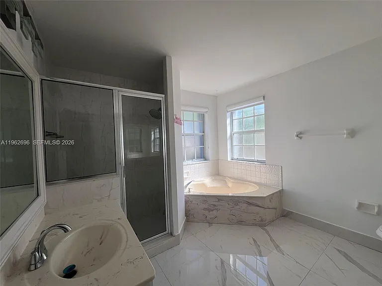 109 Gables Blvd — Photo 13