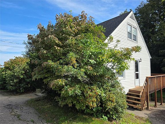 2nd image of 39 Potter Hill Rd
