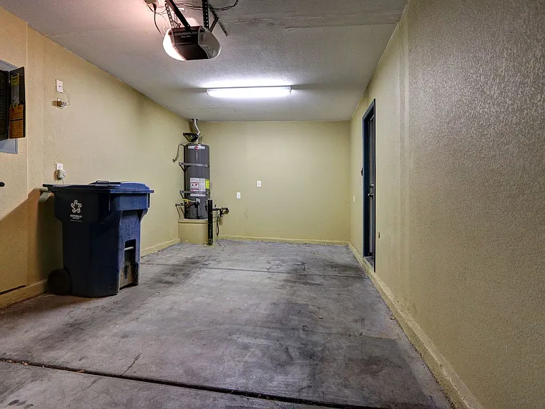 715 Shadwell St — Photo 23