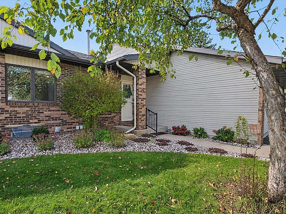 2nd image of 103 Heritage Pl #2