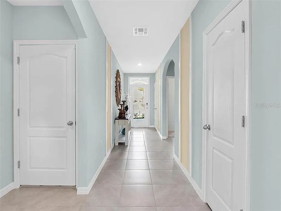 2nd image of 237 Meadowbrook Blvd