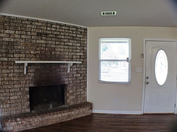 5th image of 4319 Parkwood Dr