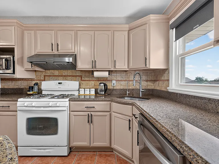 8 Coyles Ct — Photo 16