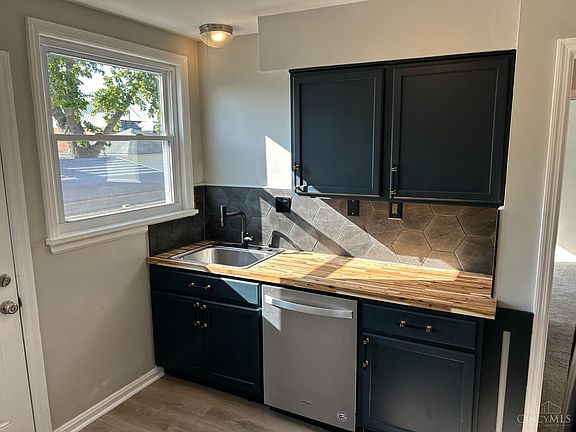 5th image of 4122 Oakwood Ave