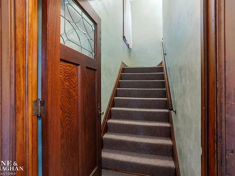 1260 Lakepointe Ave — Photo 3
