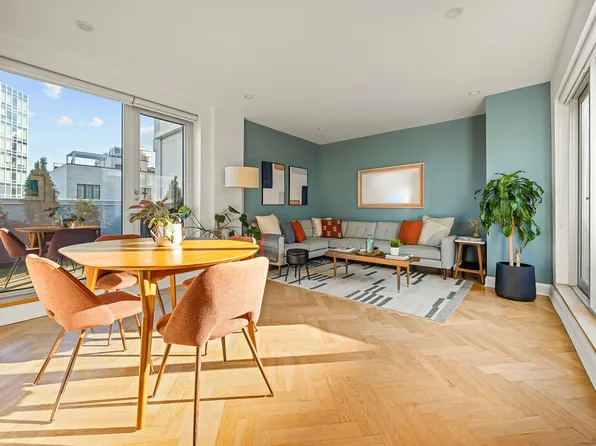 531 Vanderbilt Avenue image 1 of 21