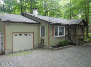 11 Oak Ln, Jefferson Township, PA 18436