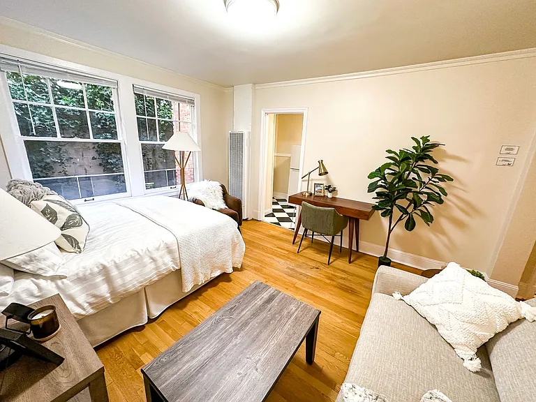 Embassy Apartments — Photo 5