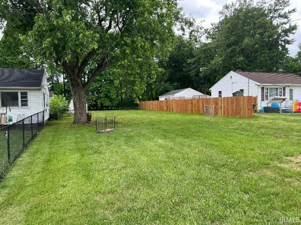 319 W Weber Dr #0, Muncie, IN 47303