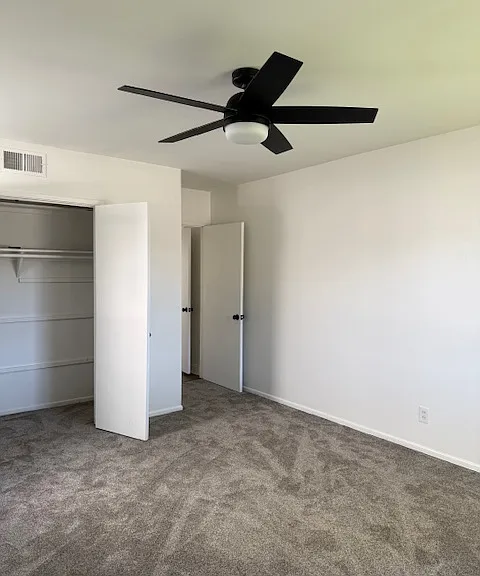 1424 Riverside Dr — Photo 32