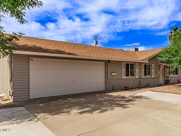 3rd image of 2237 E VISTA Drive