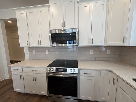 4th image of 105 Prospect Ave