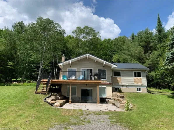 1056 Inawendawin Rd, Lake Of Bays, ON P0B 1A0