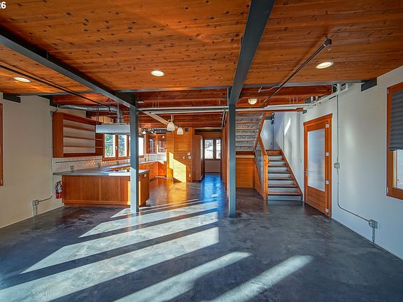 4th image of 321 Mill St Suite 2