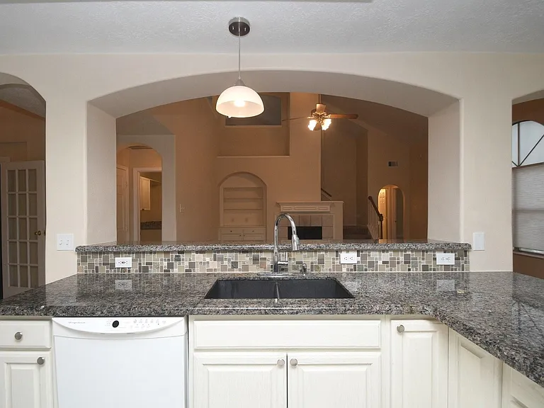 10430 Sanibel Falls Ct — Photo 12
