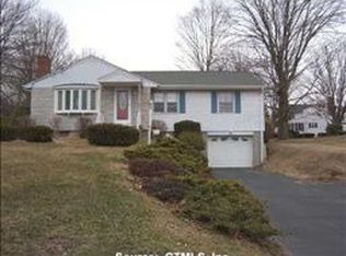 19 Two Mile Rd, Farmington, CT 06032