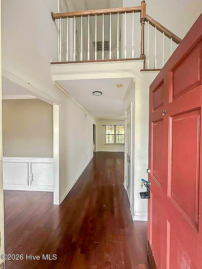 3 bed, 2.5 bath, 1963 sqft, $1,950 — Photo 2