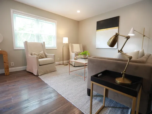 352 4th Ave S APT 4, Franklin, TN 37064