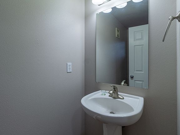 5th image of 3702 NE 81st St