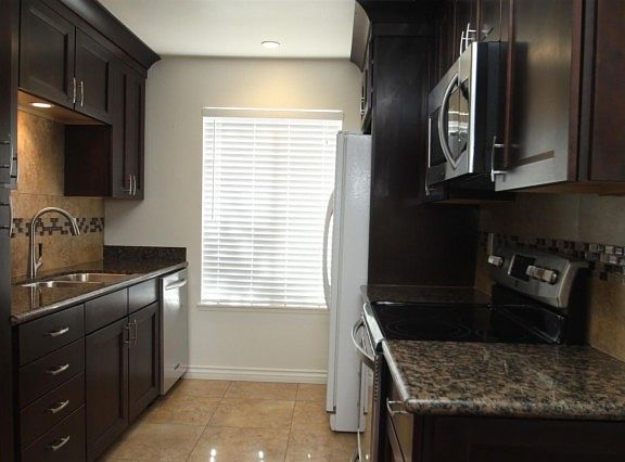3rd image of 1671 E Avenida De Las Flores #314