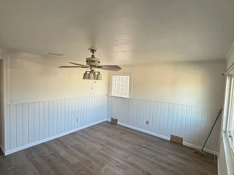 11330 Packard Ave — Photo 8