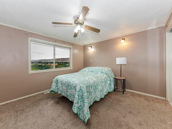 4th image of 2909 Meadowlark Dr