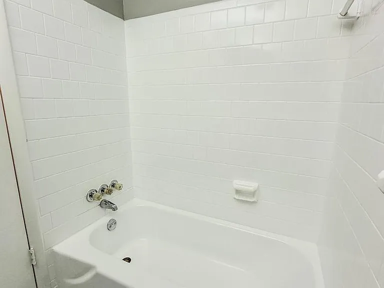 4912 Dublin Dr — Photo 1