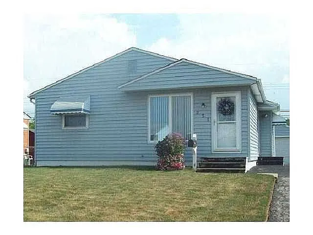 251 Schryver Rd photo 1
