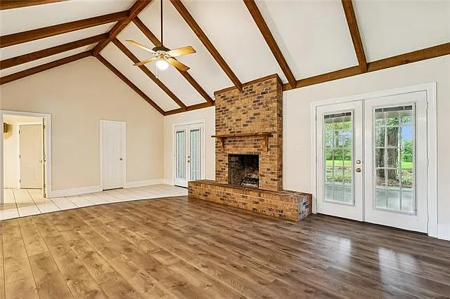 32 Beth Dr — Photo 2