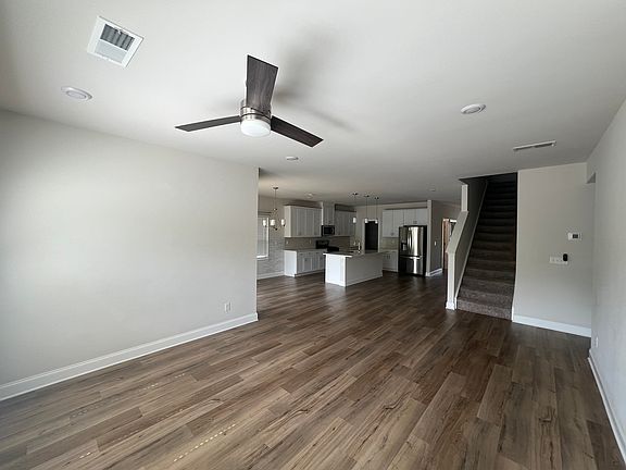 4th image of 1095 Holland Ridge Way