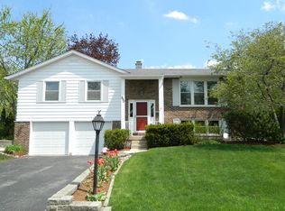 990 Harrison Ln, Hoffman Estates, IL 60192