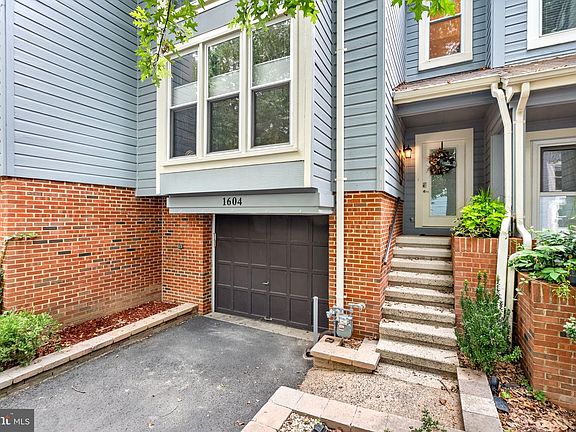 2nd image of 1604 Apricot Ct