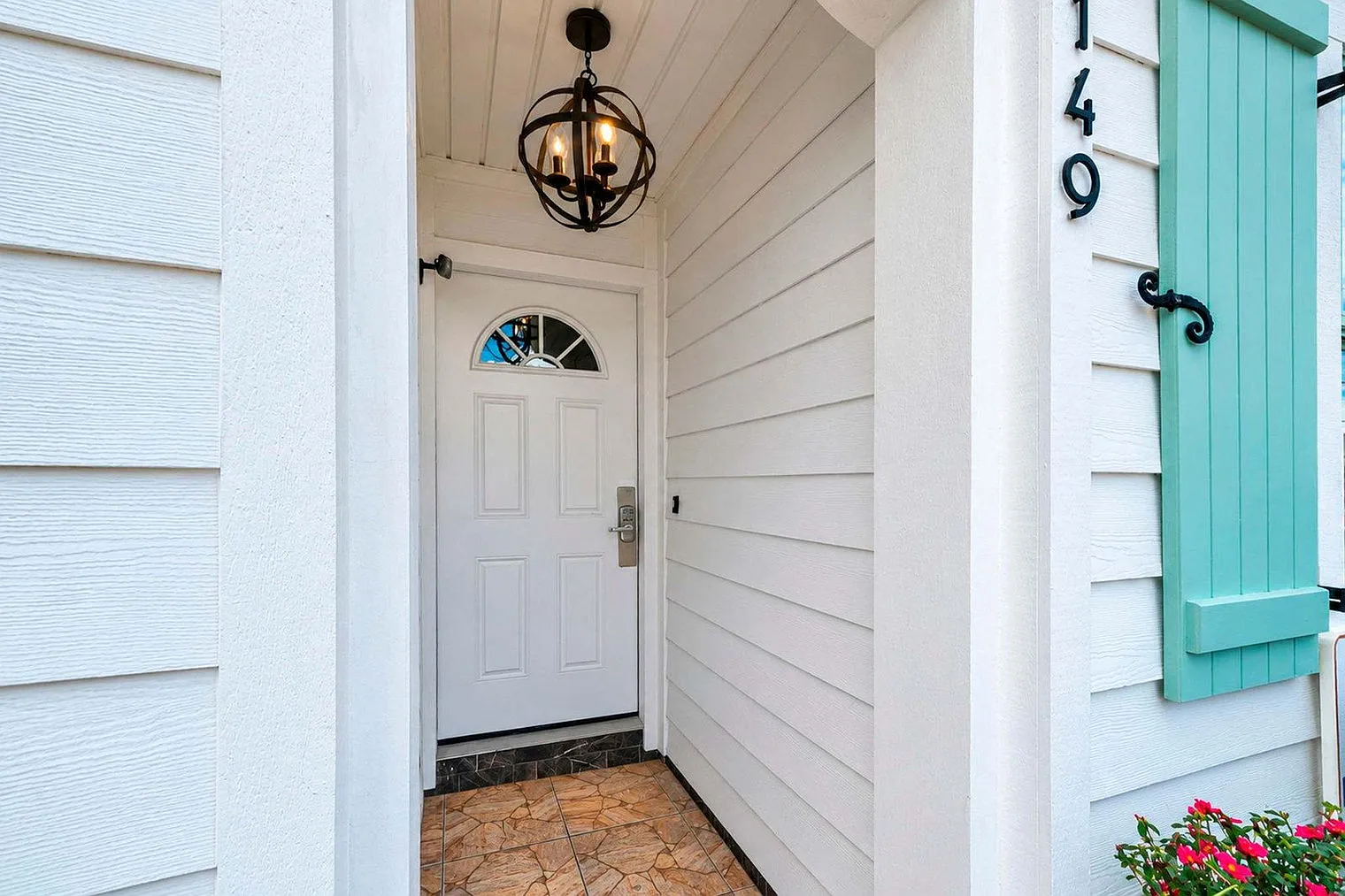3 bed, 3.0 bath, 1539 sqft, $4,585 — Photo 2