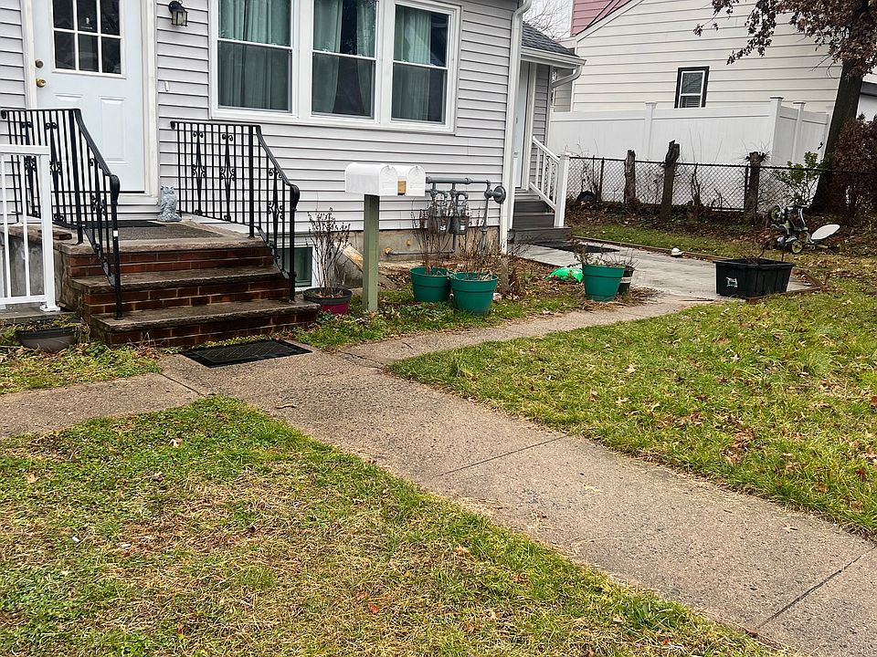 2nd image of 6 Hedges St #1