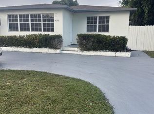 2435 McKinley St, Hollywood, FL 33020