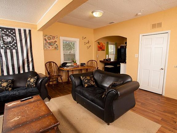 5th image of 627 Belleview Blvd