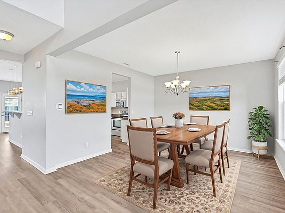 4th image of 200 S Rockwood Crescent Ct