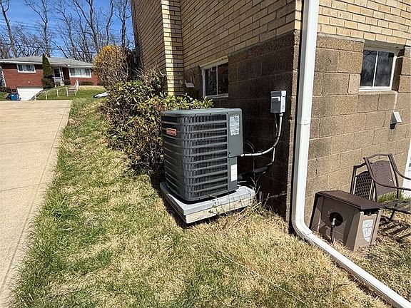 3rd image of 274 Pheasant Dr