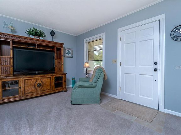 3rd image of 1269 Oxford Dr