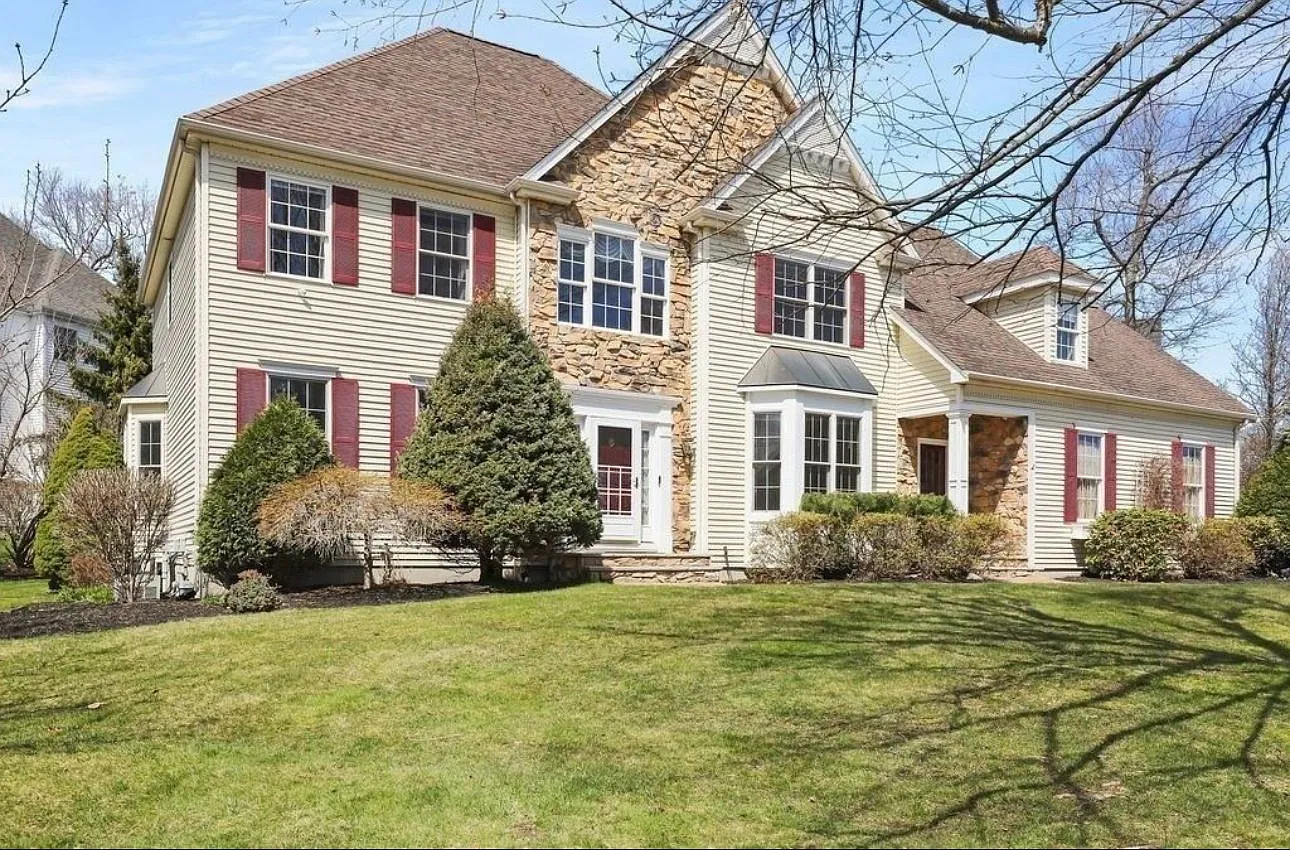 51 Coach Rd — Photo 4