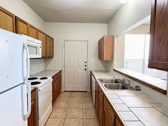 4th image of 118 Sandstone Dr APT C