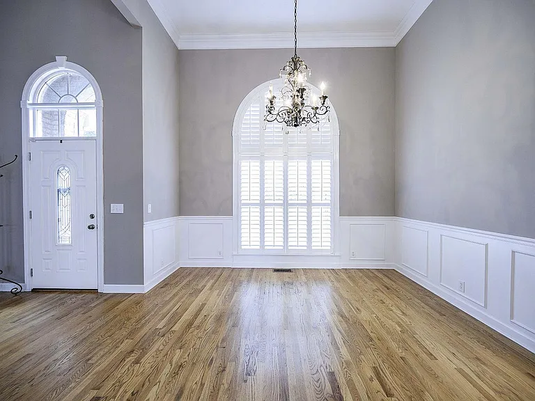 2256 Westwood Dr — Photo 11