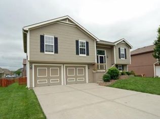 8320 NE 109th Ln, Kansas City, MO 64157