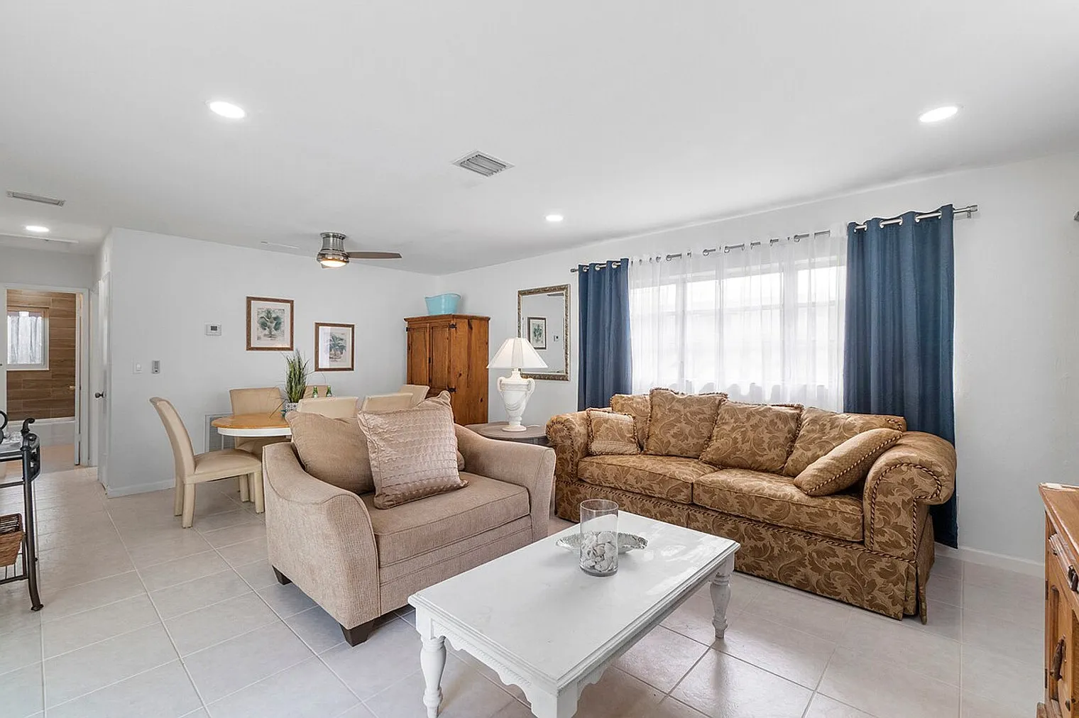 2 bed, 2.0 bath, $4,107 — Photo 1
