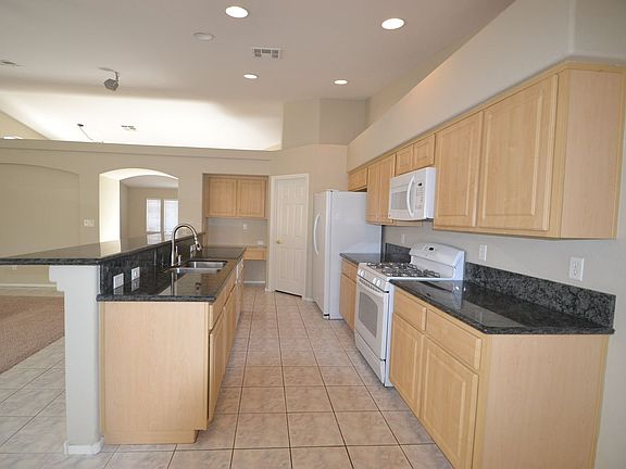 5th image of 6016 Shady Bay St