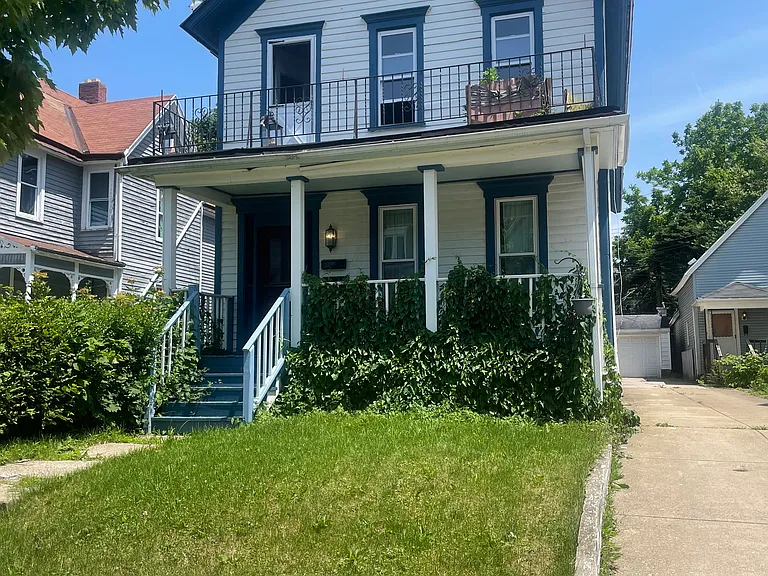 113 Greenwood Pl — Photo 1