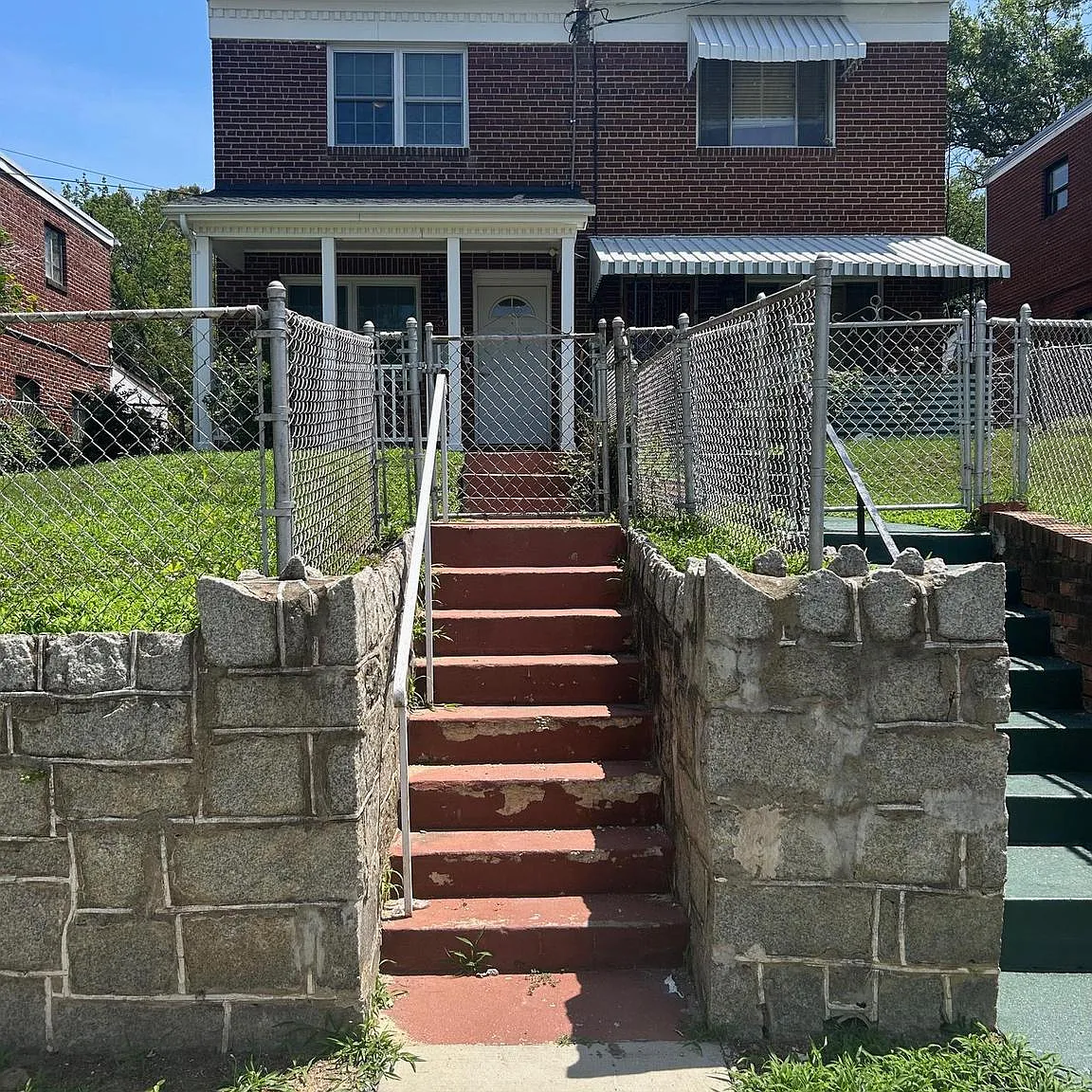 3 bed, 2.0 bath, 1068 sqft, $2,985 — Photo 2