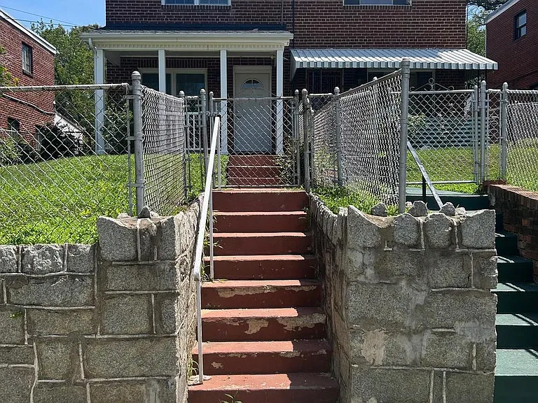 36 58th St SE — Photo 2