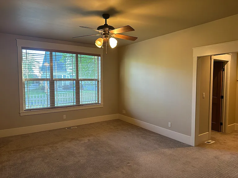 497 E Mission Dr — Photo 8