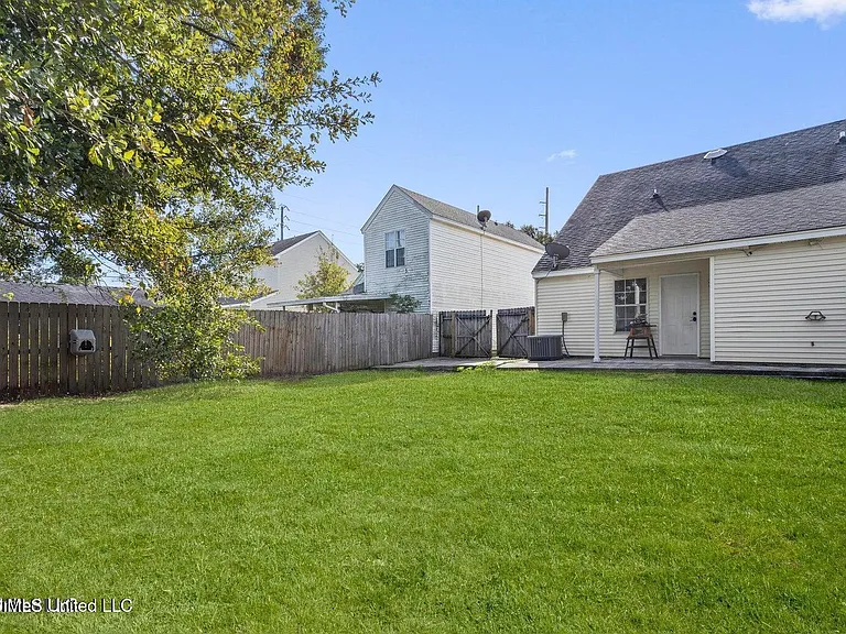 1706 James Buchanan Dr — Photo 15